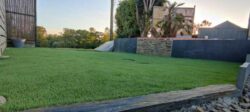 Paysagiste Maen Roch Gazon synthétique 3 Maçonnerie Maen Roch